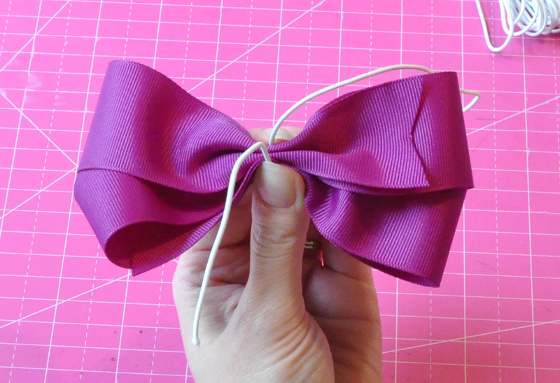 How To Make Hair Bows  Boutique hair bows, Making hair bows, Girl